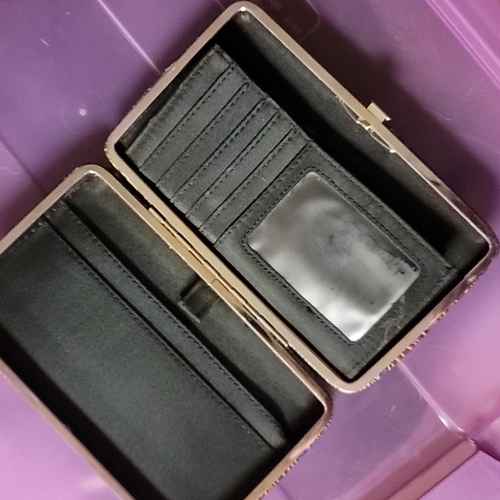 Wallet - Picture 2 of 4